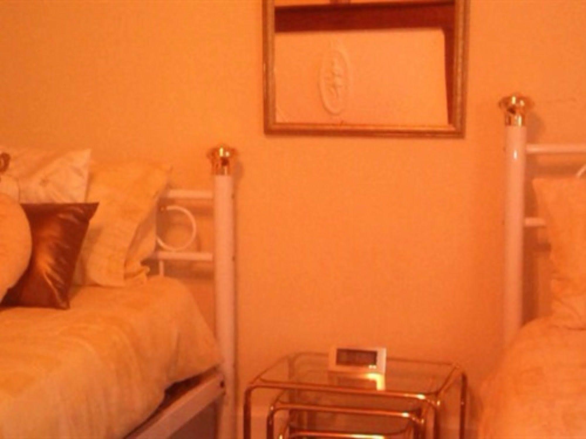 Sunset House Chambres De Hotes Magnac-Laval ภายนอก รูปภาพ